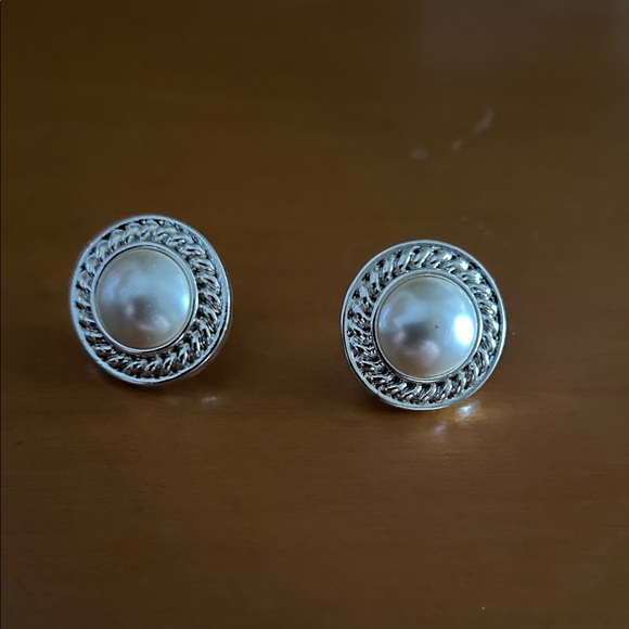 Jewelry - Elegant Silver and Pearl Earrings